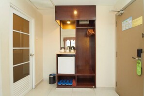 Family Quadruple Room | Desk, iron/ironing board, free WiFi, bed sheets - Kepong Hotel (Kuala Lumpur)