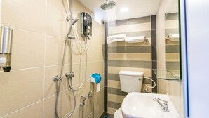 Shower, free toiletries, hair dryer, towels - Jxhotel (George Town)