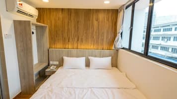 Fer et planche à repasser, Wi-Fi gratuit, draps fournis