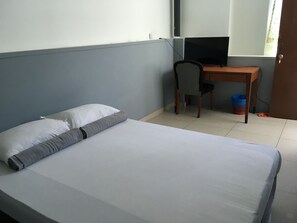 Laptop workspace, free WiFi, bed sheets
