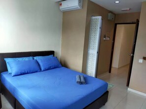 Double Room | Laptop workspace, soundproofing, free WiFi