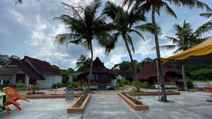 Unclassified image, 5 of 42, button - Singgahsana Villa by Zuzu (Langkawi)
