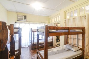宿舍, 男女混合宿舍 (Bed in 8-Bed Mixed Dormitory) | 笔记本电脑工作区、免费 WiFi