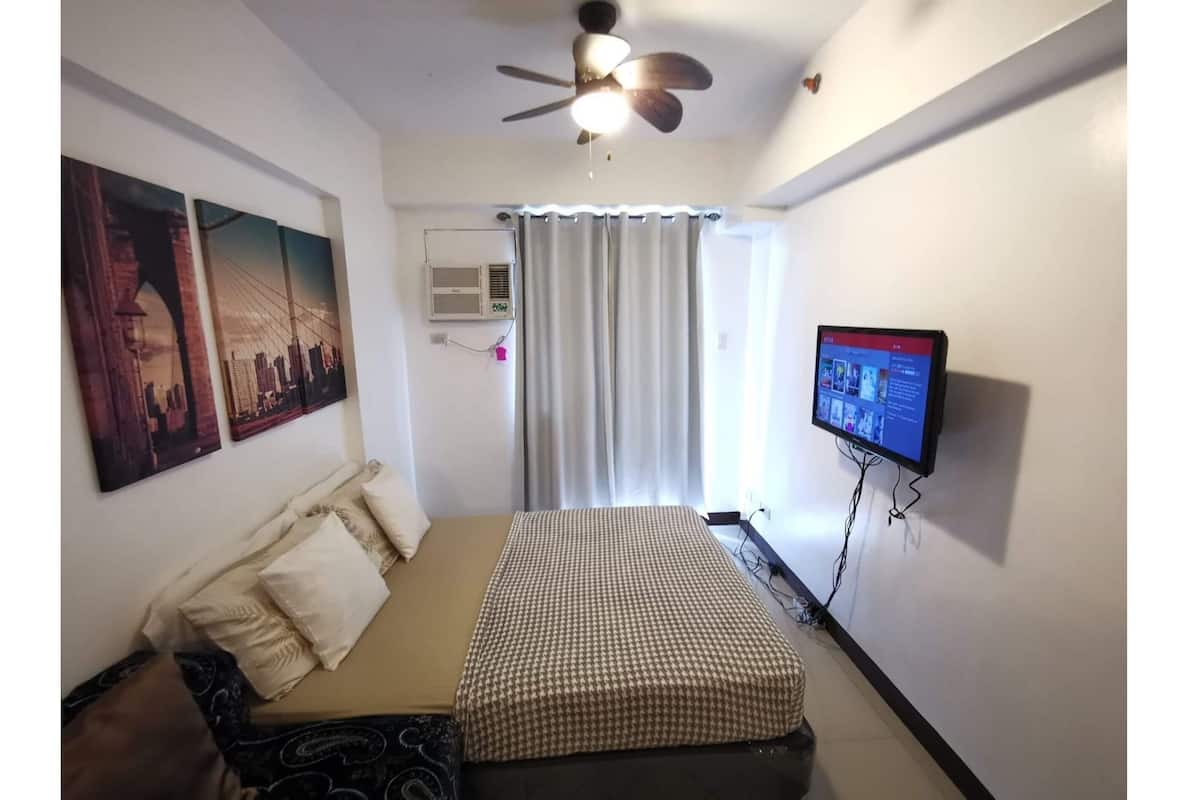 Estudio, balcón | Tabla de planchar con plancha y wifi gratis