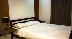 1 bedroom, free WiFi, bed sheets