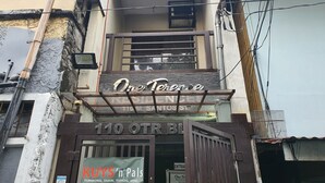 ด้านหน้าที่พัก