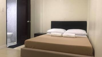 Double Room | Desk, laptop workspace, free WiFi, bed sheets