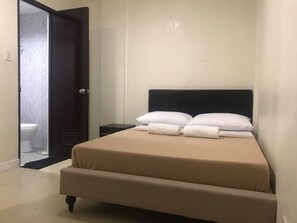 Habitación doble | Escritorio, espacio para trabajar con laptop y wifi gratis 