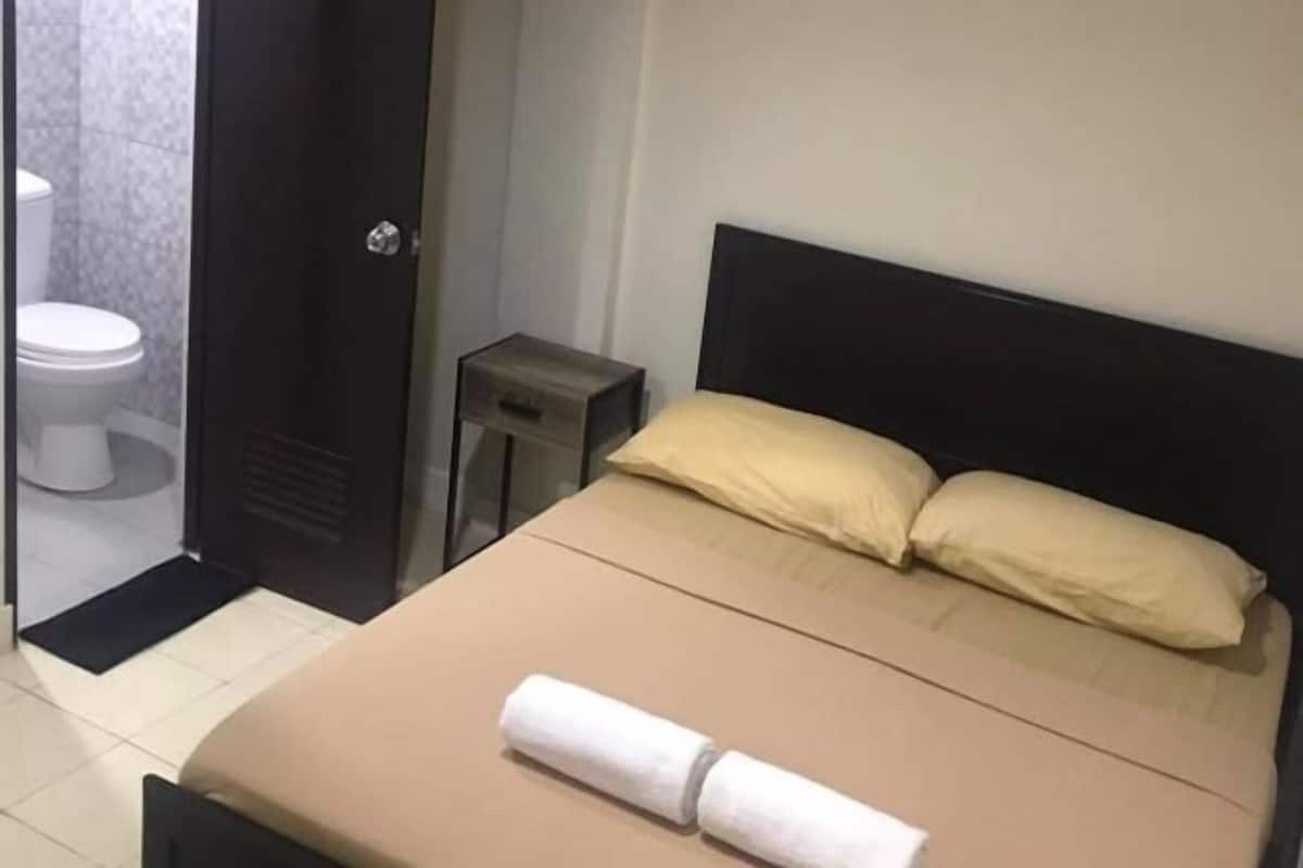 Desk, laptop workspace, free WiFi, bed sheets
