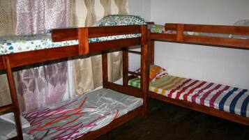 Decoración personalizada, escritorio y ropa de cama