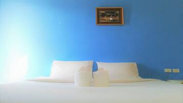 Deluxe Room | In-room safe, desk, free WiFi, bed sheets