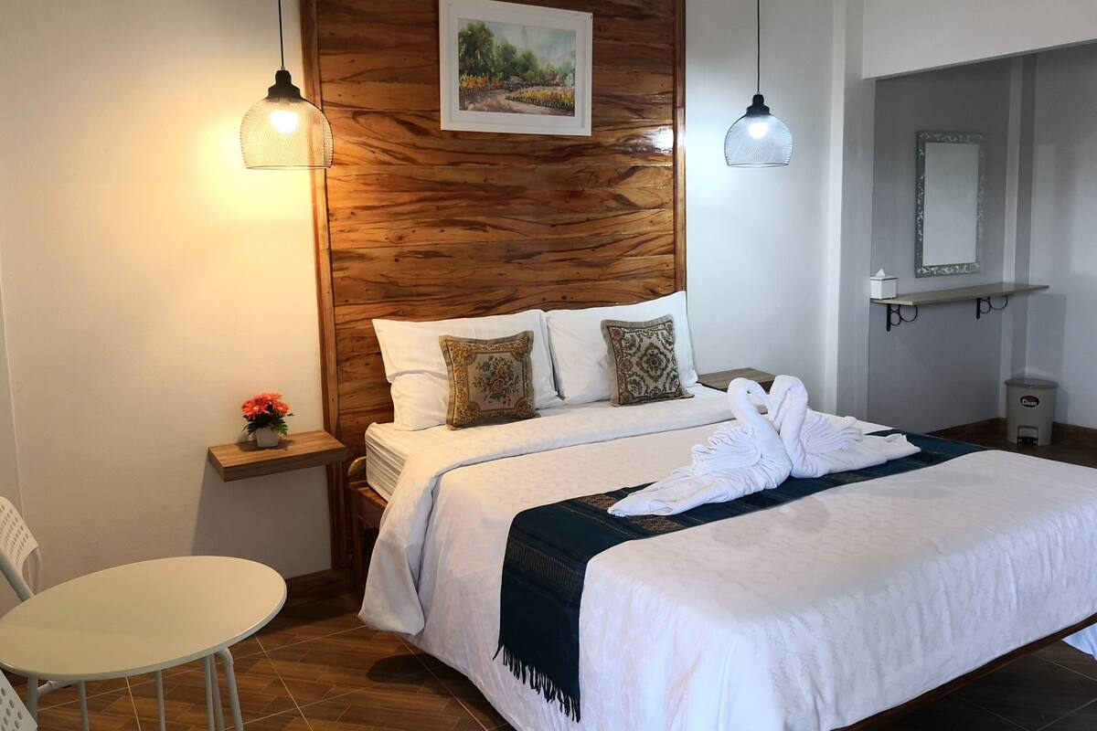 Double Room (with Private Bathroom)