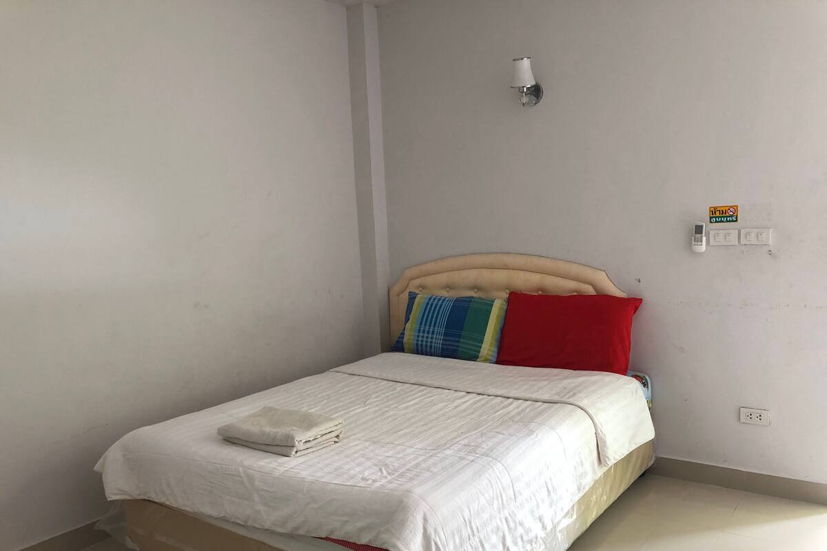 Superior Double Room | Laptop workspace, WiFi (free), bed sheets