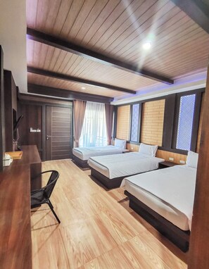 Standard Triple Room | Desk, free WiFi, bed sheets