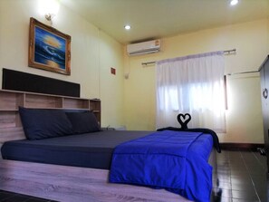 Minibar, desk, laptop workspace, free WiFi - Phurafa Resort (Takua Thung)