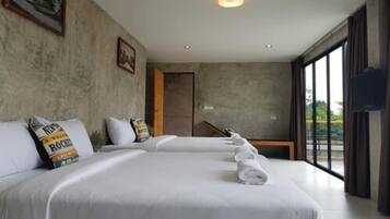 Familieværelse | Minibar, skrivebord, arbejdsområde til bærbare computere, gratis Wi-Fi