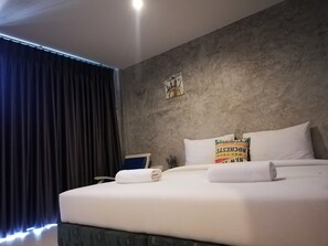 Deluxe Single Room | Minibar, desk, laptop workspace, free WiFi - Laemsai Resort (Thep Krasattri)