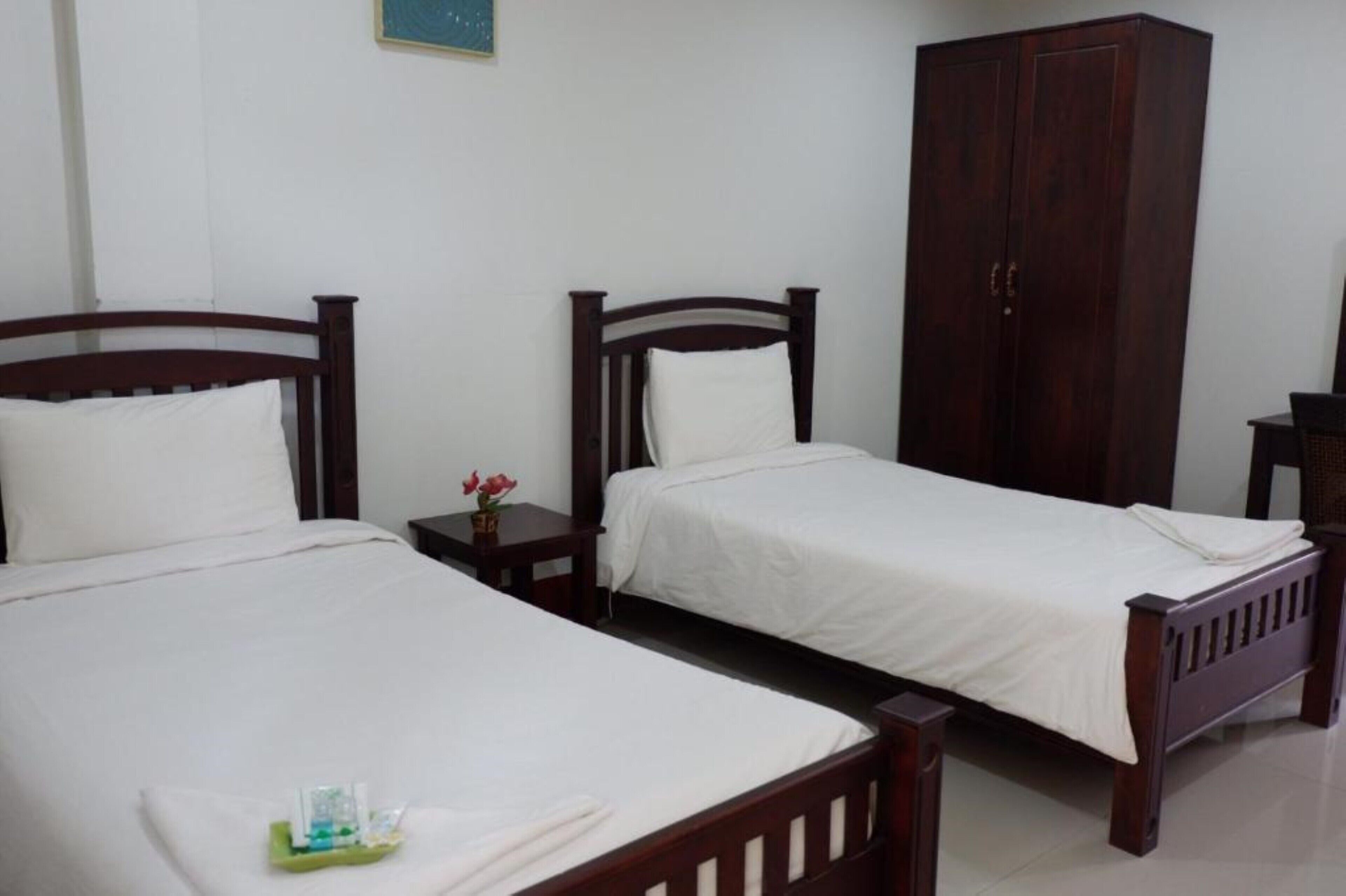 Desk, free WiFi, bed sheets