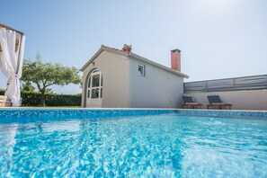 Piscine extérieure