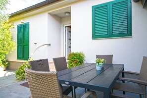 Terrace/patio - House Pansy (Pasman)