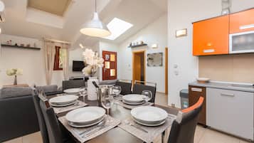 Ferienhaus | Eigene Küche | Kühlschrank, Ofen, Herdplatte, Geschirrspüler