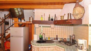 Eget kjøkken | Kjøleskap, mikrobølgeovn, ovn og kokeplater