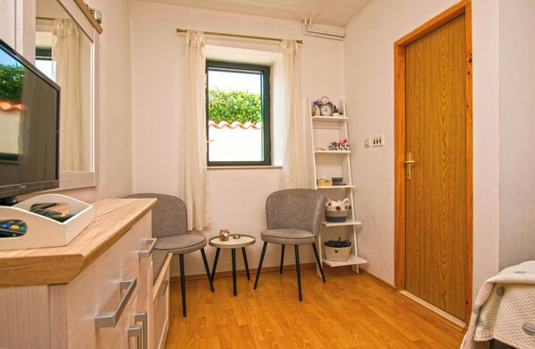 Apartment (A1) | Television