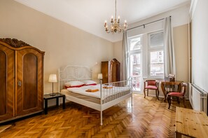 City Apartment, 2 Bedrooms | 2 bedrooms, individually decorated, individually furnished - Opera Apartment (Budapest)