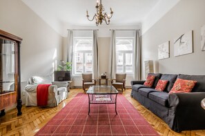 Appartement Ville, 2 chambres | Salle de séjour | Téléviseur à écran plat de 100 cm avec télévision par câble
