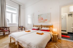 2 عدّة غرف نوم وبديكورات فريدة لكل غرفة وطراز فريد لكل وحدة