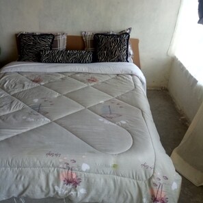 Habitación estándar | Tabla de planchar con plancha, wifi gratis, ropa de cama