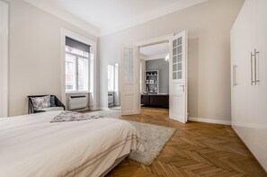 Design-Apartment, 2 Schlafzimmer | 2 Schlafzimmer, individuell dekoriert, individuell eingerichtet