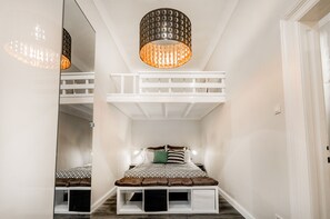 Lägenhet Design - 2 sovrum | 2 sovrum, individuell inredning, unika möbler och skrivbord