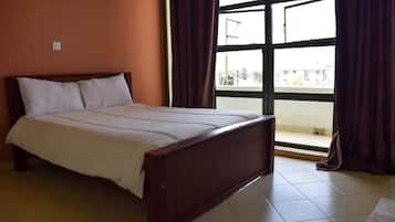 Desk, blackout drapes, free WiFi, bed sheets