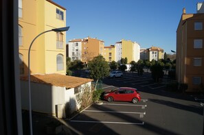 Property grounds - Lara 4 - T2 spacious quiet parental room Private parking near beach (Le Cap d'Agde)