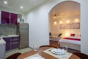 Apartment | Private kitchen | Fridge, microwave, stovetop, dishwasher - Lux Apartments Bolshaya Tulskaya 2 (Moscow)