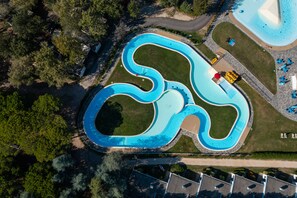 Seasonal outdoor pool, open 10:00 AM to 6:00 PM, pool umbrellas - Club Del Sole Marina Julia Family Collection (Monfalcone)