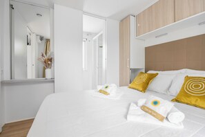 Deluxe Mobile Home Animali non Ammessi | Caja de seguridad en la habitación, cortinas blackout y insonorización 