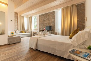 Superior Room Animali non Ammessi | In-room safe, blackout drapes, soundproofing, cribs/infant beds