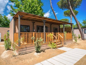 Deluxe Mobile Home Family Pet Friendly | In-room safe, blackout curtains, soundproofing, cots/infant beds - Club del Sole Vigna sul Mar Family Collection (Comacchio)