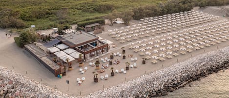 Privatstrand, kostenloser Shuttle zum Strand, Liegestühle, Sonnenschirme