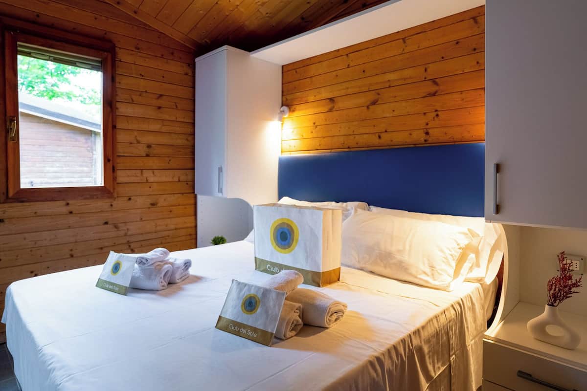 Superior Chalet, 2 Bedrooms (Pet Friendly) | Individually decorated, individually furnished