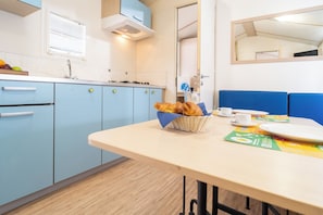 Lodge | Eget kjøkken | Spisebord