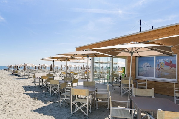 Beach bar