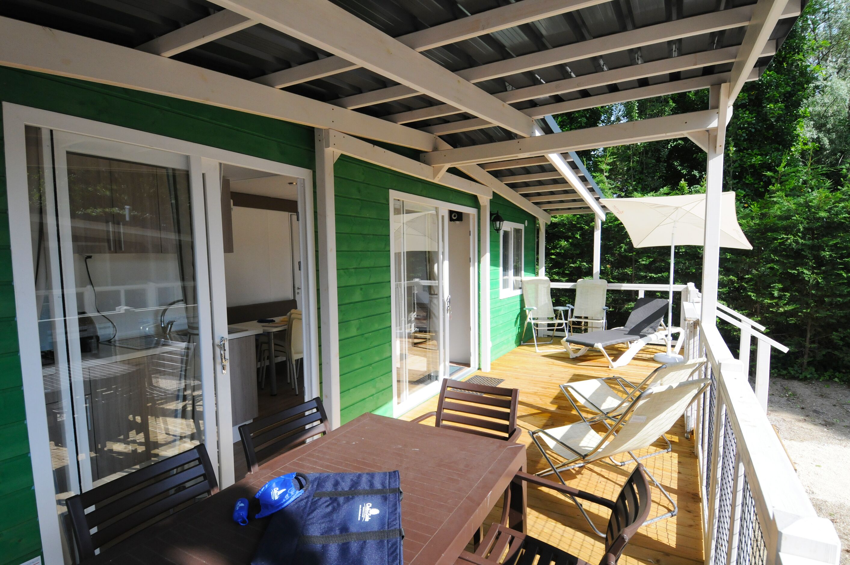 Deluxe stacaravan, 2 slaapkamers (Pet Friendly) | Terras