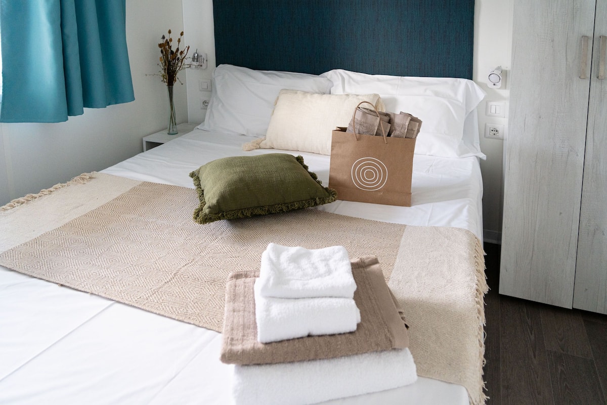 Comfort stacaravan, 2 slaapkamers (Pet Friendly) | 3 slaapkamers, babybedden