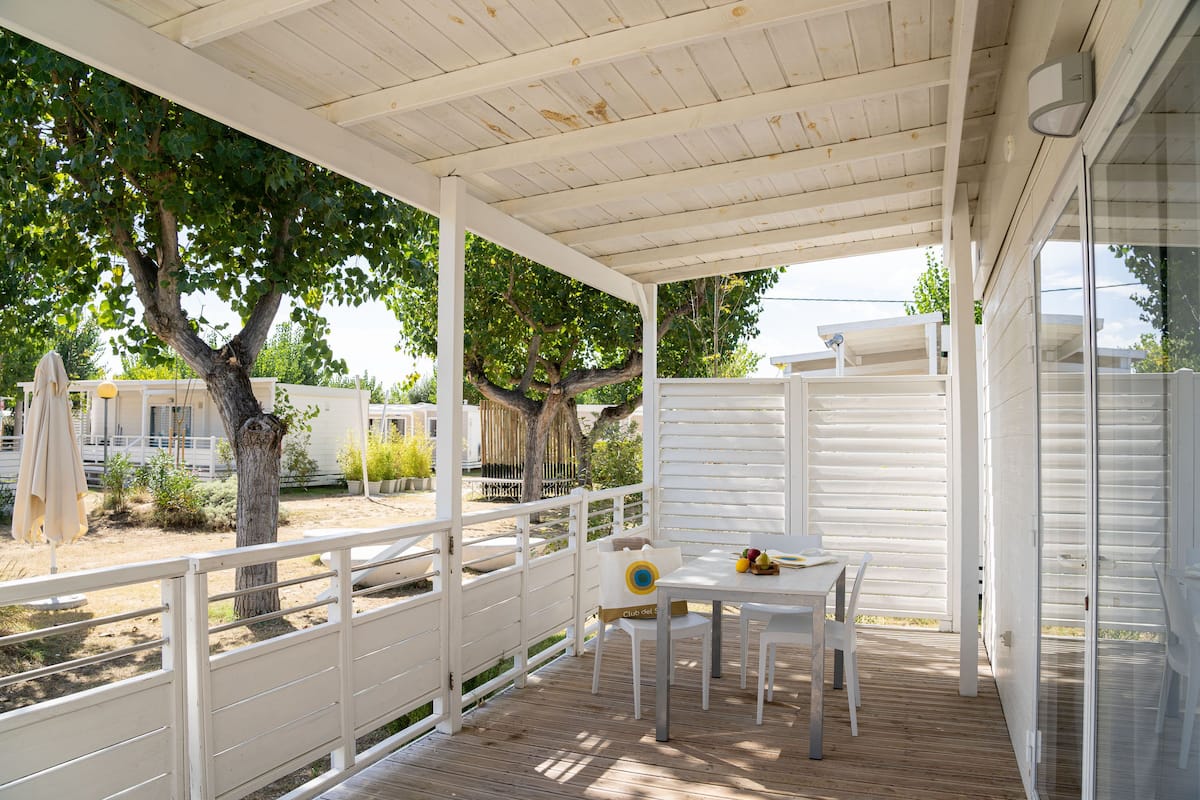 Deluxe Mobile Home, 2 Bedrooms, Garden View | 3 slaapkamers, babybedden