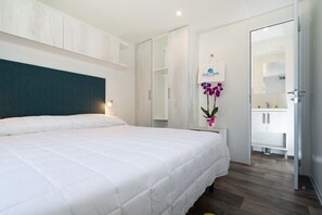 Superior Mobile Home | Cribs/infant beds - Club del Sole Romagna Family Village Riccione. (Riccione)