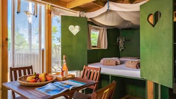 Air Tent Pet Friendly | Area soggiorno | TV a schermo piatto