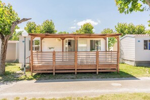 Comfort Mobile Home (Pet Friendly) | Terrace/patio